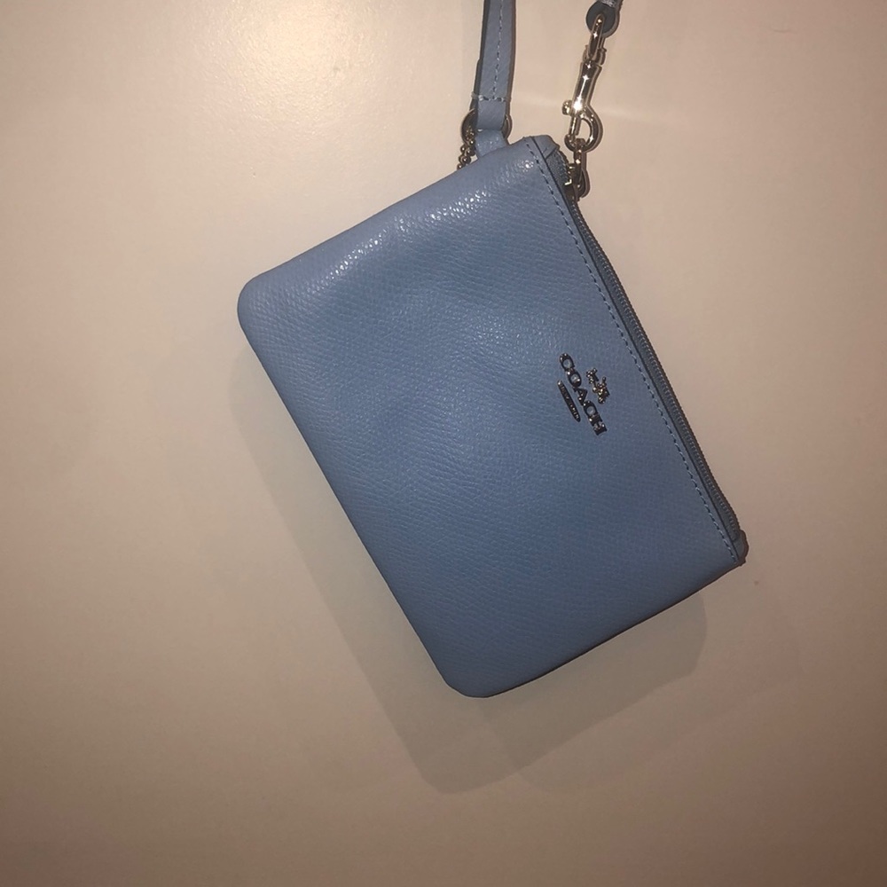NEW Coach Wristlet! - Picture 1 of 5